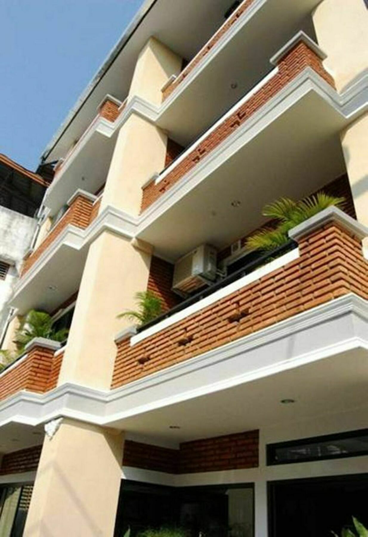 Spring@Tapae Hotel Chiang Mai Bagian luar foto